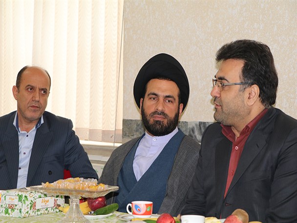 معلمان نقش مهمی در تغییر باورهای یک جامعه دارند
