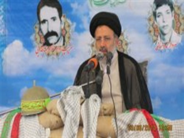 حجت الاسلام رئیسی: خالص ترین خون ها پای این نظام و این انقلاب ریخته شده است