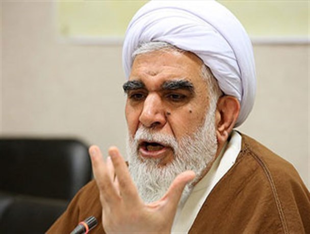 تنها را زنده ماندن تفکر امام خمینی(ره) پیروی از مقام معظم رهبری است/ وهابیت و مدعیان دروغین به دنبال انحراف در اسلام هستند