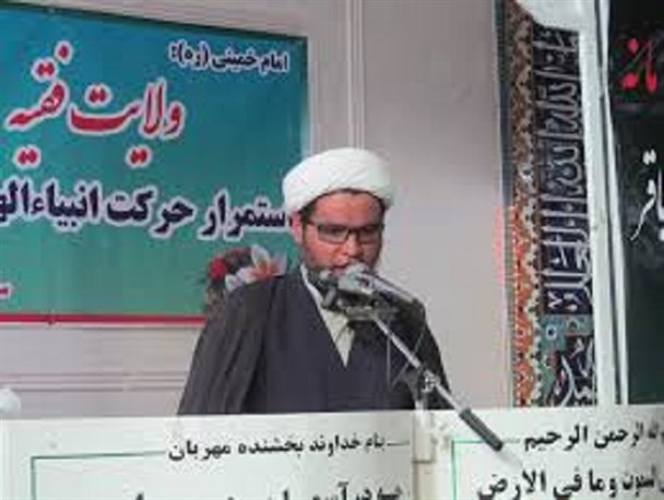 یکی از معیارهای انقلابی بودن داشتن مرزی برجسته با دشمنان است