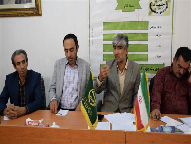 یکی از محورهای توسعه عجب شیرتوجه به بخش کشاورزی است