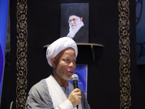 امام خمینی ره الگو امثال شیخ زکزاکی است/ مردم نیجریه هر ایرانی را در جمع خود فرزندان خمینی می دانند/قاسم سلیمانی ثمره تربیت انقلابی امام (ره) است