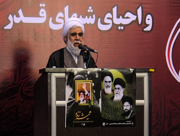 هنوز سیره و حقیقت زندگی امام(ره) برای مردم و جوانان تبیین نشده است/ مسئولین سبک زندگی خود را با مستضعفین تطبیق دهند