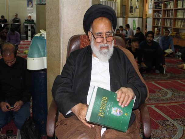 امام(ره) از نوادر روزگار و از کسانی که در تمامی ابعاد، جامع الاطراف بوده/۱۵خرداد سنگ بنای انقلاب است