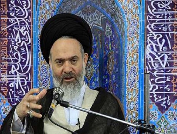 مقام معظم رهبری سرچشمه انقلاب و امام است