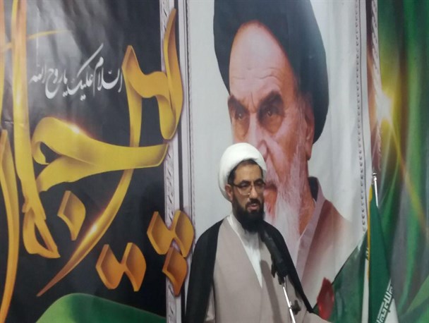 امام راحل مبارزه با آمریکا را مرکز ثقل مبارزه با استکبار می دانستند/امروز همه باید پشتیبان ولایت فقیه باشیم