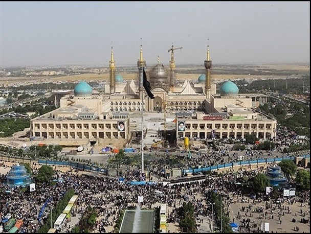اینجا عشق فرمان می‌دهد/ از ۱۵ سالگی زائر حرم امام خمینی(ره) شدم