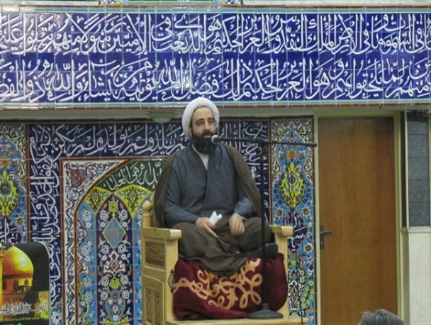 امام(ره) با شجاعت کامل در مقابل امپریالیسم ایستادگی کردند
