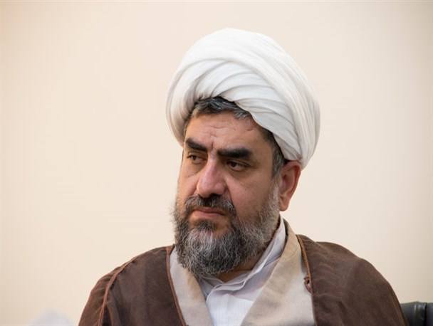 اشرافی‌گری و قدرت‌طلبی مدیران با آرمان‌های امام(ره) همخوانی ندارد/ برخی مسئولان در برابر مشکلات مردم خود را به‌خواب زده‌اند