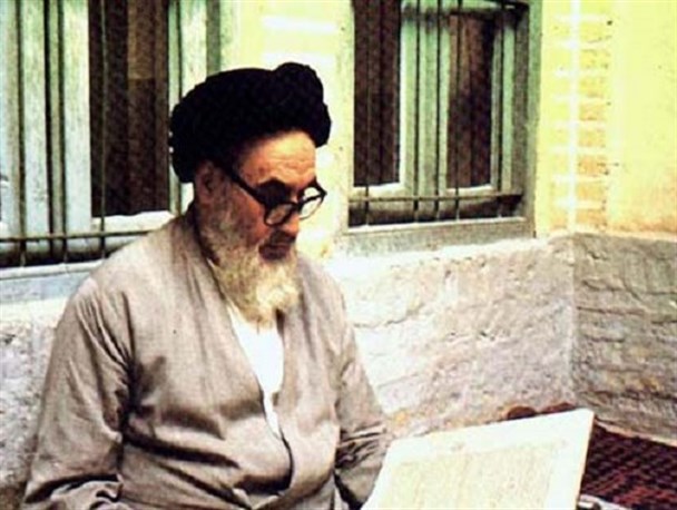 مسئولین نظام، خود را خادم ملت بدانند