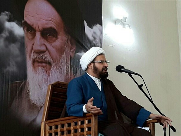 امام خمینی(ره) بهترین الگو برای بشریت است