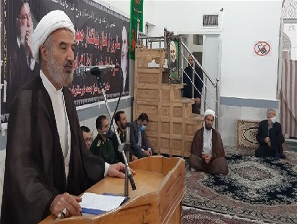 مکتب امام خمینی(ره) شهدایی همچون سپهبد سلیمانی را تربیت کرد