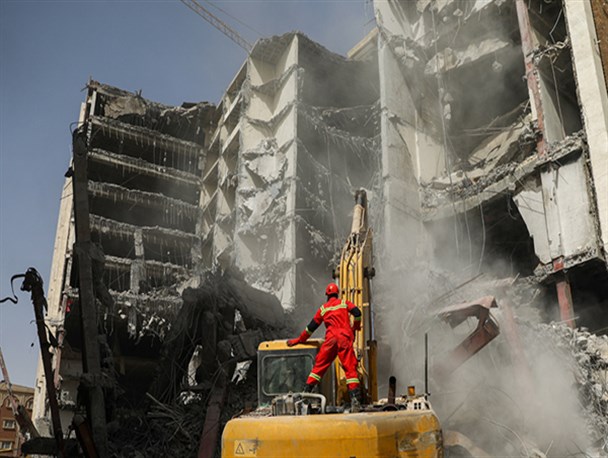 پایان ماموریت آتش‌نشانان اهوازی در متروپل / آغاز پاکسازی و تخریب ساختمان