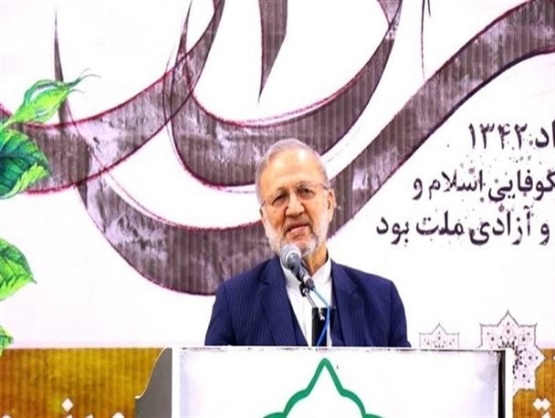 صداقت و به فکر امت بودن رموز ماندگاری امام راحل بود/ امام در راه توجه به مردم با کسی تعارف نداشت