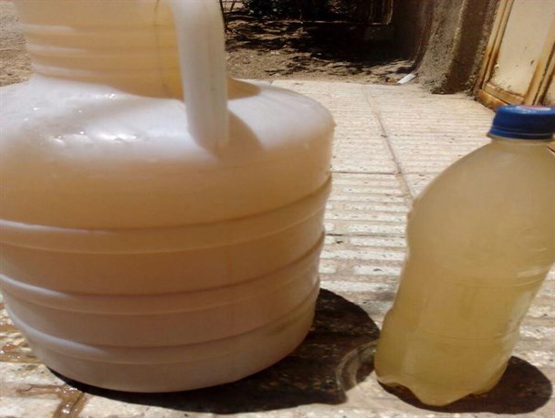تعجب نکنید!! این آب شرب مردم خشکسالی زده روستای ورزگ ازتوابع قاینات است