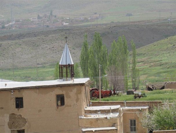 آغاز جشن های ارامنه در شهرستان بویین میاندشت