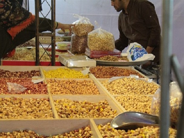 نمایشگاه “عیدانه” مورد استقبال مردم شهرستان کارون قرار گرفت +تصاویر