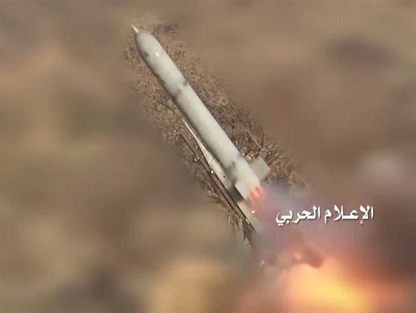 شلیک موشک زلزال 2 به پایگاه نظامی معزاب در جیزان عربستان