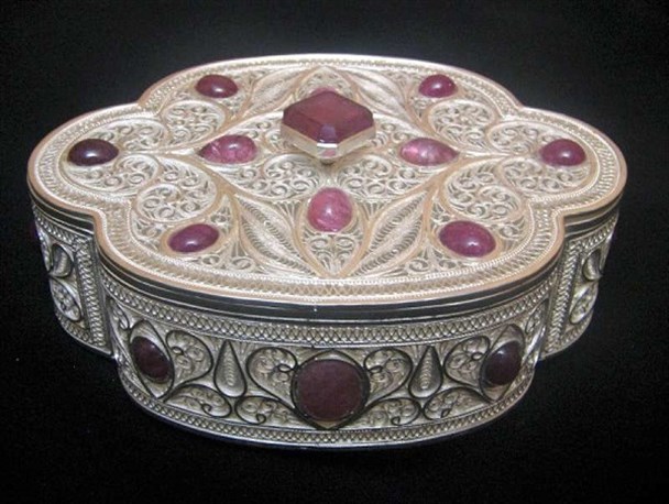 زنجان مبدا جغرافیایی هنر ملیله است/فعالیت 200 استادکار ملیله در زنجان