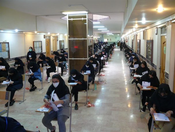 رقابت ۴ هزار داوطلب کنکور سراسری در شهرستان شاهین شهر و میمه