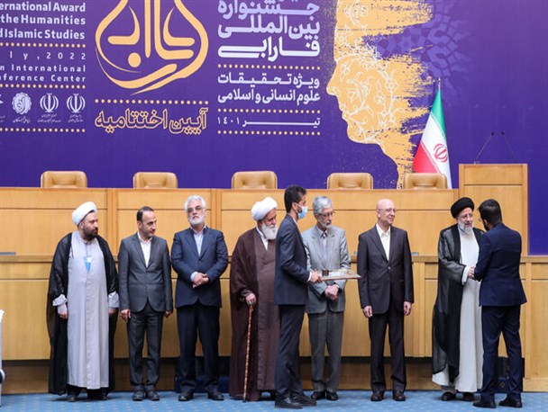 برگزیدگان جشنواره  فارابی جوائز خود را از رئیس جمهور دریافت کردند