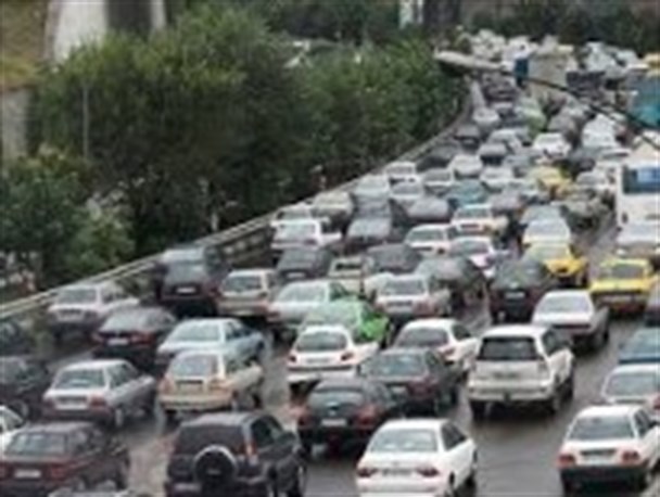 هر سه سال و نیم، به میزان کل جمعیت ایران مسافر وارد شهر مشهد می‌شود