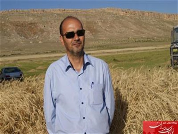 مراکز خرید گندم در این شهرستان فاقد امکانات مکانیزه هست