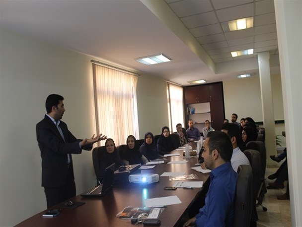 کارگران کارخانه های قرچک مورد ارزیابی ایمنی و بهداشت حرفه ای قرارمی گیرند