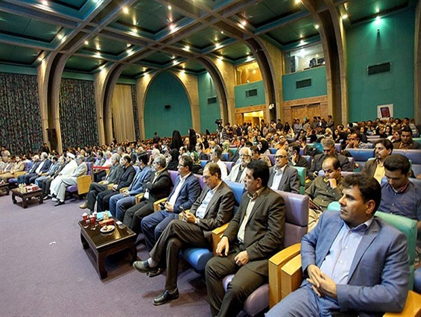 راه مبنایی مبارزه با فساد، شفاف سازی است/ قلم خبرنگاران، از اصفهان پایتخت فرهنگ و تمدن ایرانی اسلامی ساخته است