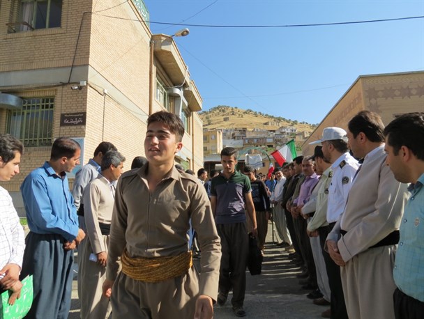 اعزام  دومین کاروان راهیان نور دانش آموزی سروآباد به مناطق عملیاتی