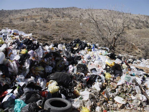 دوپشته همچنان خطر آفرین برای مردم حاشیه یاسوج/ تولید گازهای سمی معضلی جدید در سایت دفع زباله+تصاویر