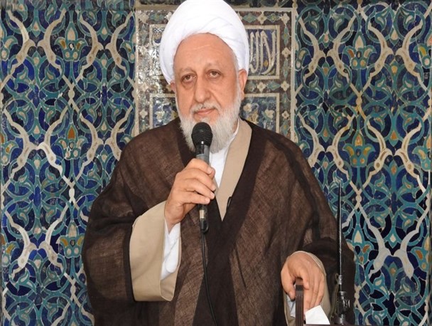 دعای خانواده شهدا ضامن بقای نظام اسلامی است