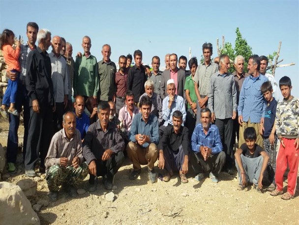 برگزاری جلسه شورای اشتغال روستای یک شهرستان در یک جمع صمیمی روستایی/کاشت گیاهان داروئی بهترین فرصت برای افزایش سطح دامپروری+تصاویر