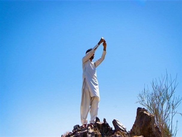 فرماندار دلگان از عبور شترها از فیبر نوری می گوید و مدیرعامل مخابرات امنیت را زیرسوال می برد/سیل و طوفان مقصر هستند یا سارقان؟