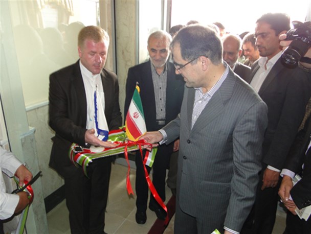 وزیر بهداشت، دانشکده داروسازی دانشگاه آزاد دامغان را افتتاح کرد + تصاویر