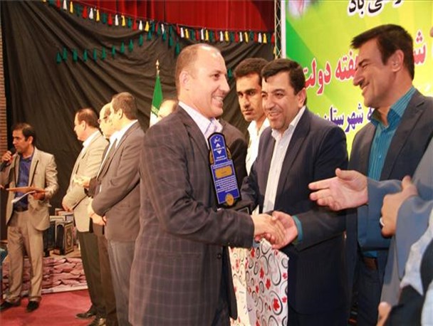یک دیشموکی مدیر نمونه شهرستان بهبهان استان خوزستان شد +تصاویر