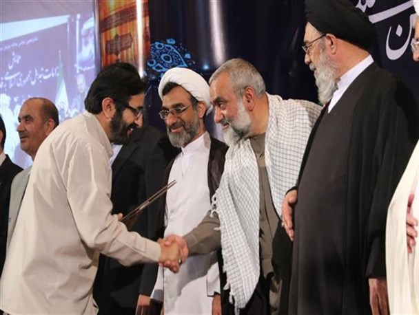 مدیر نمونه سازمان بسیج اساتید کشور در سال 93 انتخاب شد + تصاویر