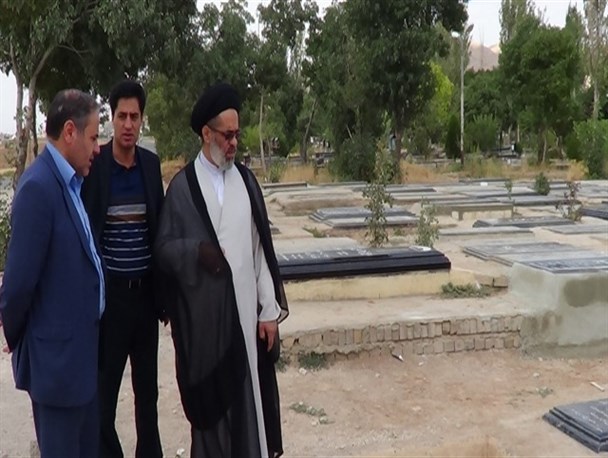 گزارش تصویری از بازدید امام جمعه و فرماندار خدابنده از آرامستان شهر قیدار