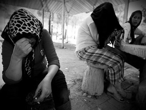 خطر اعتیاد و قلیان در کمین دختران ایران‌زمین