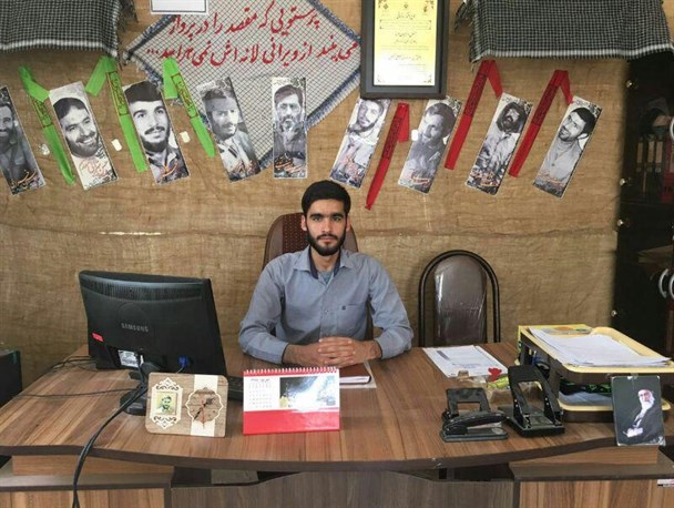 بازی برد-برد لبخند نشاندن بر لب محرومان است نه لبخند زدن به شیطان بزرگ