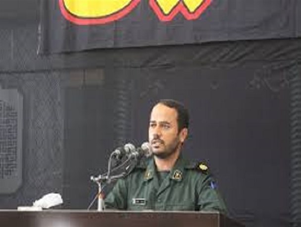 غبار روبی قبور مطهر شهدا،زینت بخش برنامه های هفته دفاع مقدس است