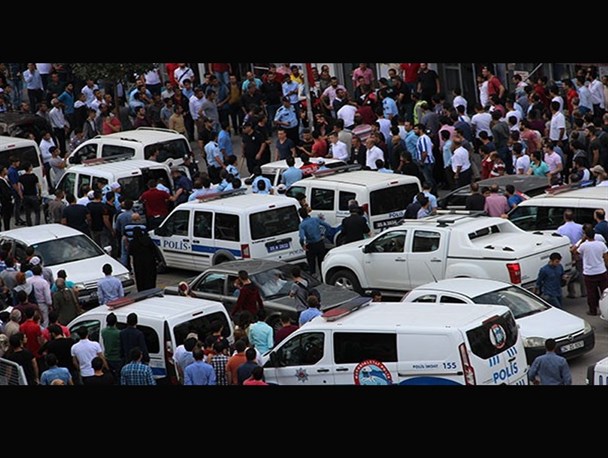 نزاع خیابانی 100 نفره در ارزوروم