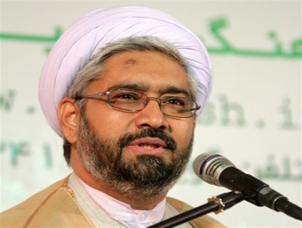 شبکه های اجتماعی زندگی مردم را نابود کرده است/ازدواج سنتی باید به روز، عقلانی و اصولی انجام شود
