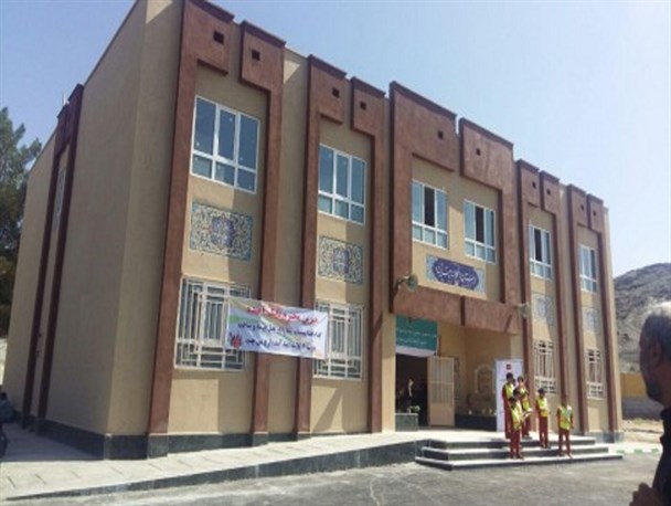 مدرسه 6 کلاسه بانک آینده در زاهدان افتتاح شد