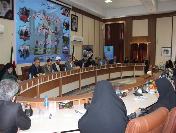بانوان به عنوان تاثیرگذار ترین عضو در جامعه نقش آفرینی می‌کنند