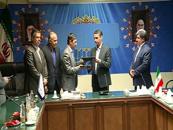 انعقاد تفاهم نامه ساخت ۱۰۰۰ واحد مسکونی برای محرومین در استان مرکزی