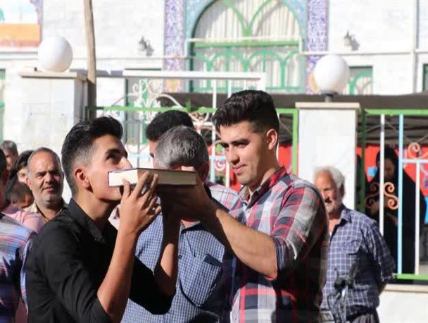 عکس/بدرقه خادمان موکب شهر تلخاب به نجف اشرف