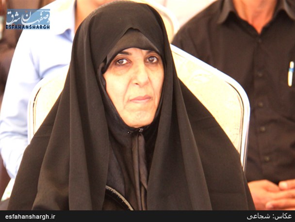 مخالفت ما انتقال آب از استان اصفهان به دیگر استان ها می باشد
