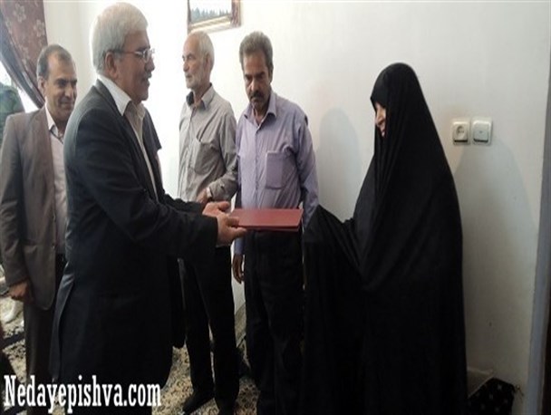 دیدار مسئولان شهرستان پیشوا با خانواده های معظم شهدا +تصاویر