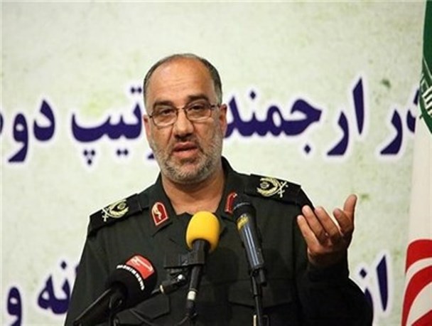 در مقابل تهاجم فرهنگی دشمن، همه در میدان حضور ندارند